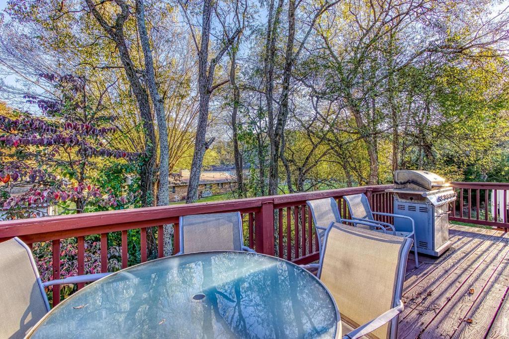 Rock Of Ages, Hot Tub, Game Room, Wifi, 1089 Free Tickets Each Paid Day, Dollywood And More Pigeon Forge Exterior photo